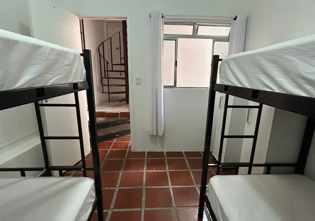 Quarto em Acomodações Particulares Casa Ibirapuera - Hospedagem Domiciliar São Paulo Brasil
